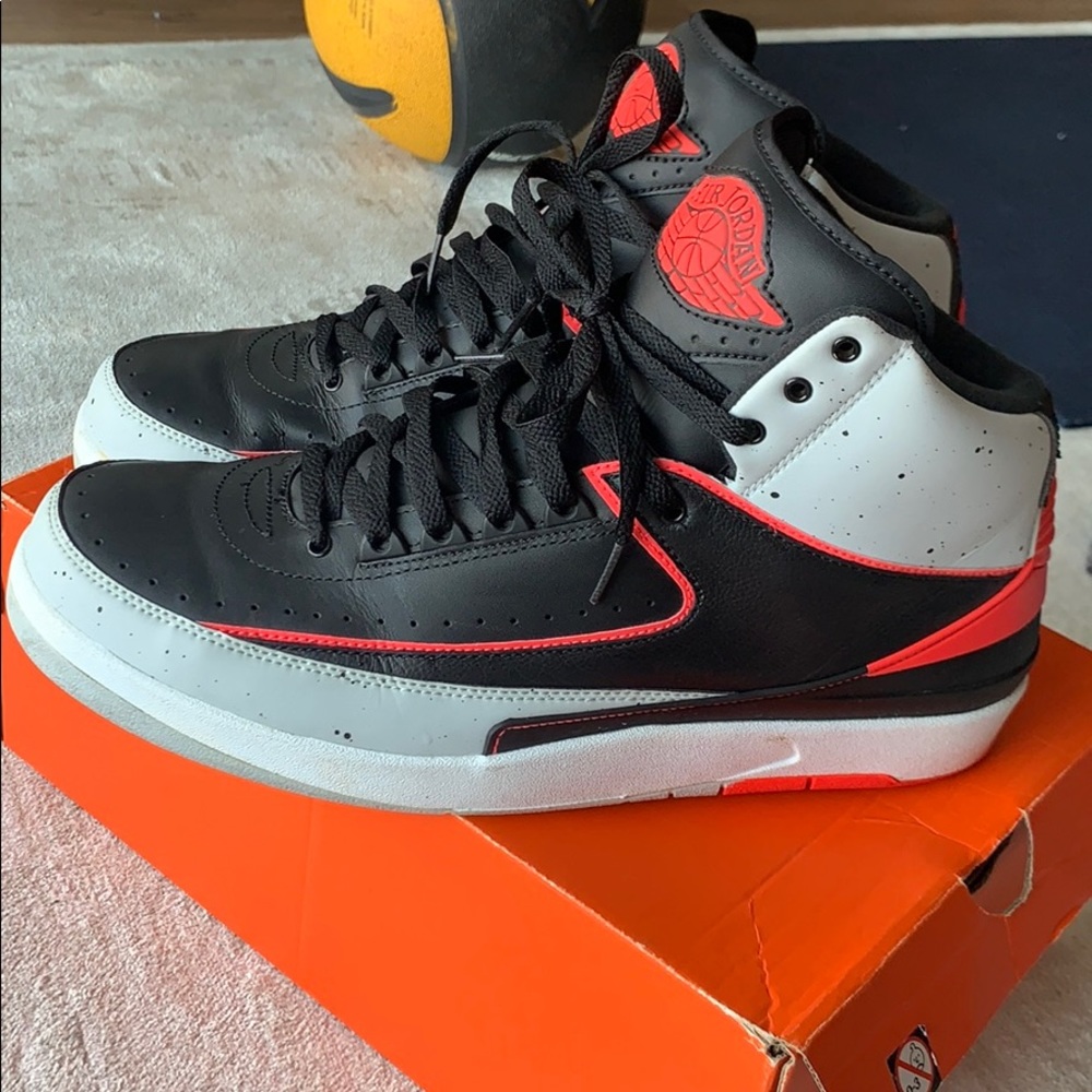 Infrared Air Jordan 2